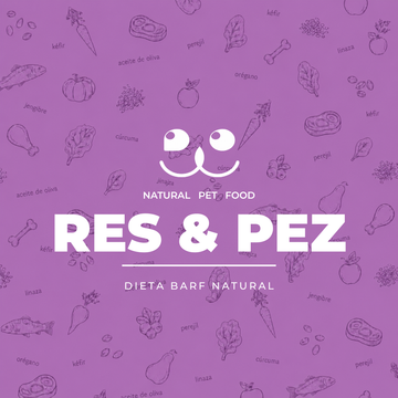 Portada morada de Bocado Natural Pet Food para la línea "Res & Pez", dieta BARF natural, con logo del perro e ilustraciones de ingredientes como pollo, zanahoria, espinaca, kéfir y cúrcuma de fondo.
